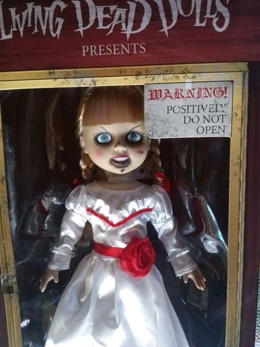 Living dead dolls - living,